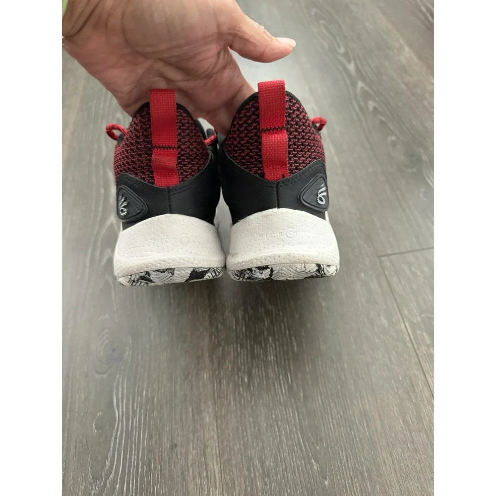 Under Armour Curry 3Z 25 SDE Youth 4 Red Black Basketball Shoes